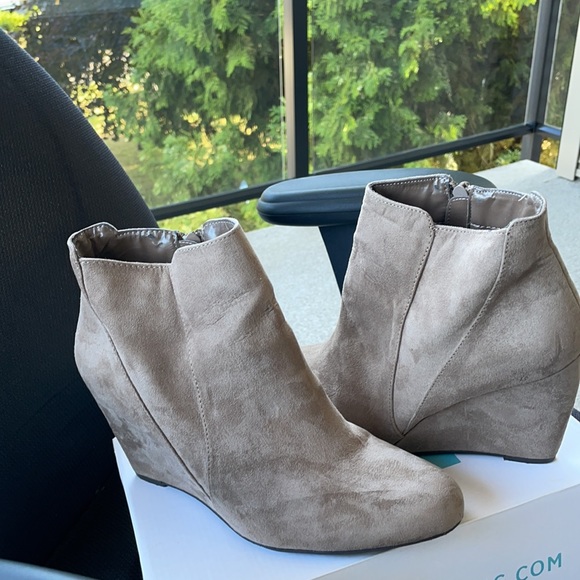 Call it Spring Booties - Picture 4 of 6